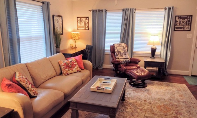 Durham House | Duke and UNC at your Doorstep, 3 bed 1 bath that fits 5
