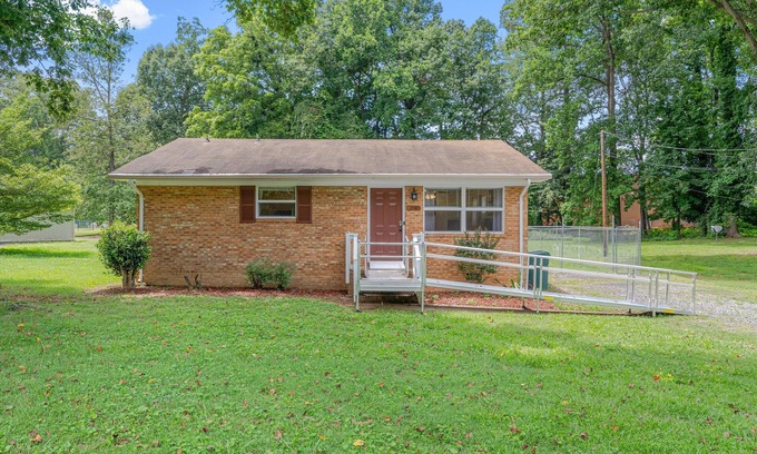 Durham House | Duke Hospital 3BR Zero Stairs, Wheelchair access ramp with handrails