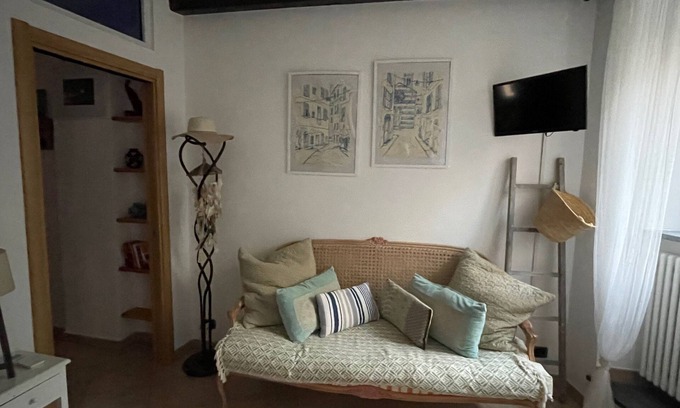 Borgo Antico Apartment | Dume Cosy Apt - Central - Near the beach with A.C.