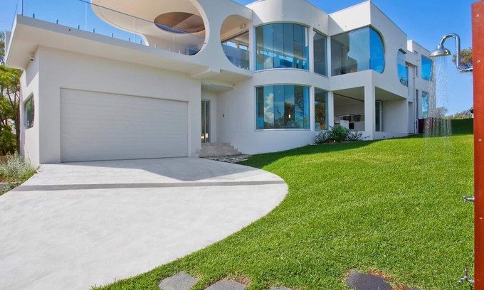 Forresters Beach House | DUNDERAVE - BEACHFRONT LUXURY
