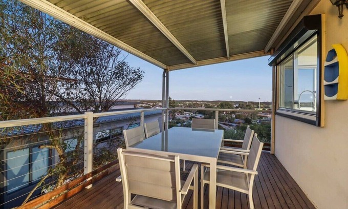 Ocean Grove Apartment | Dune Top Views 400m walk to beach