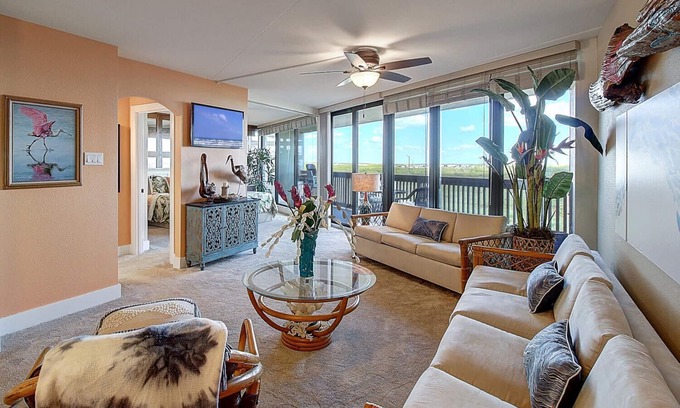 Port Aransas Condo | Dunes:207 Beautiful Condo, 2 BR. on the beach!