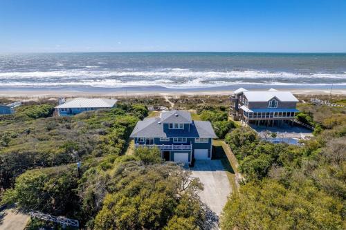 Pine Knoll Shores House | Duneside home