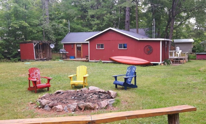 Gravenhurst Cottage | Dunlop Cozy Cottage (Kahshe Lake)