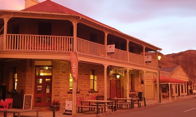 Clyde Hotel | Dunstan House