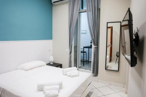Naples City Centre Apartment | DUOMO DI NAPOLI ! Ampio Loft di Lusso con Suite Esclusiva con Vista Città