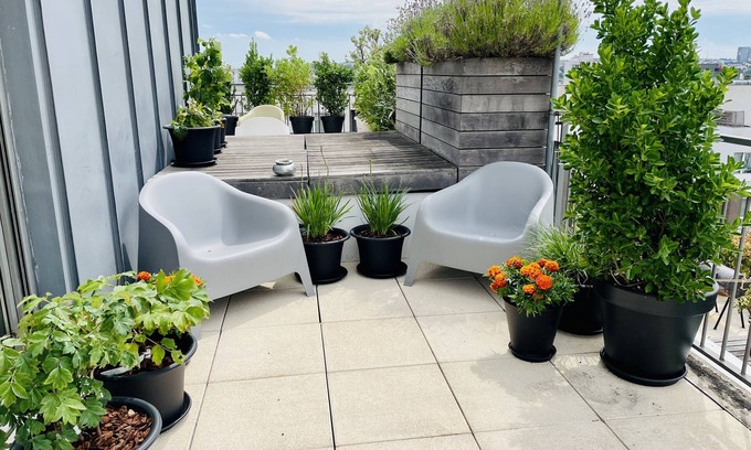 Montrouge Apartment | Duplex 115m2 Inondé de Soleil Avec Terrasse, Climatisation et Parking Privé
