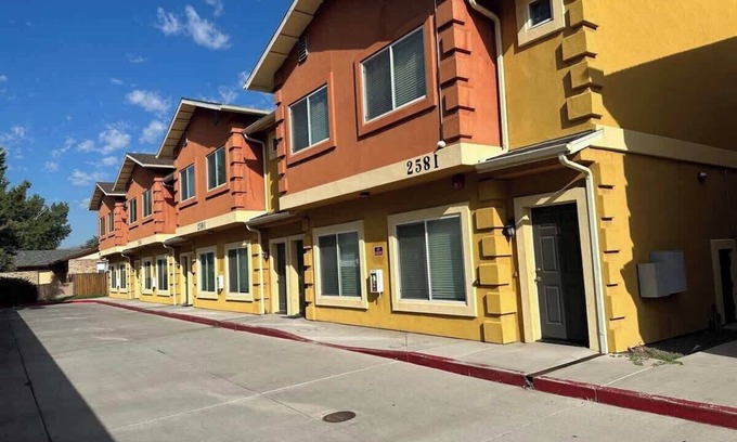 Reno House | Duplex, 4Bd 4Ba, 6TVs, Sleeps 14