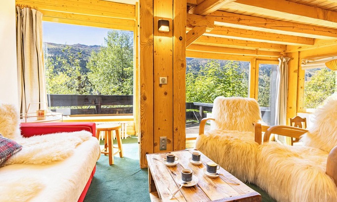 Meribel Centre Condo | Duplex Apartment 4 Guests – Méribel Centre