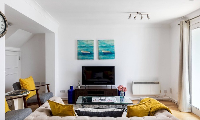 Bryanston and Dorset Square Apartment | Duplex apartment with patio in Marylebone