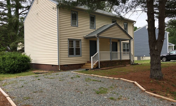 North Chesterfield Apartment | Duplex Apt (Moonlight Suite)