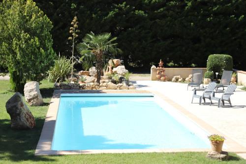 Pertuis Apartment | Duplex de charme au coeur de la Provence.