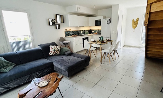 Chessy Apartment | Duplex family - 6 pers - 7min Disney - Parking - WIFI - DISNEY TICKET 80e.