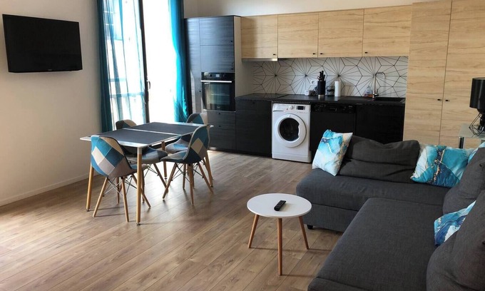Villeveyrac Apartment | Duplex Jaden - 3 rooms - Air-conditioned 80sqm - 10min from the Beach
