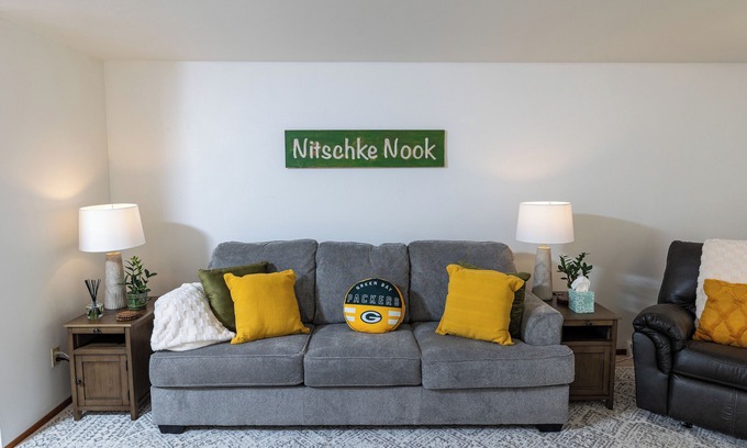 Green Bay House | Duplex Near Lambeau Field and Public Park around the corner!