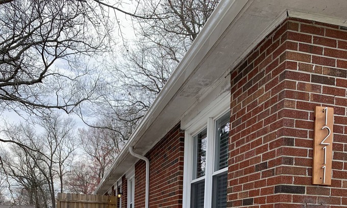 Cottage Line Apartment | DUPLEX, Private Unit, 3 blocks to OV Beach!