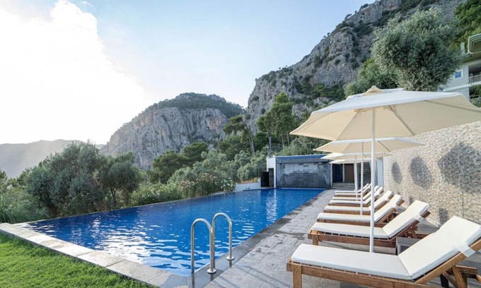 Gocek Apartment | Duplex with an Amazing View and Shared Pool