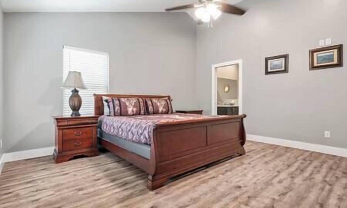 St. Augustine House | Dupont Lodge- BBQ, fire pit, 7 min to beach