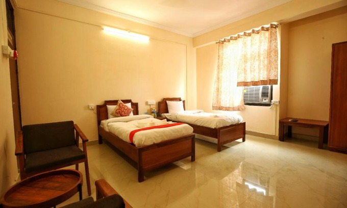 Vrindavan Hotel | DWARKA KUNJ