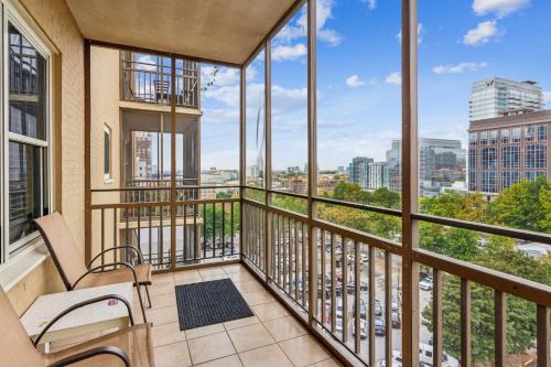 Downtown Atlanta House | Dwntwn Condo Walk To Americmartaquarium, Sleep 3