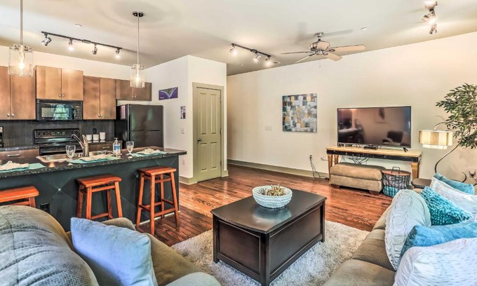 River District Apartment | Dwtn Condo 4 Blocks to The Wilmington Riverwalk!