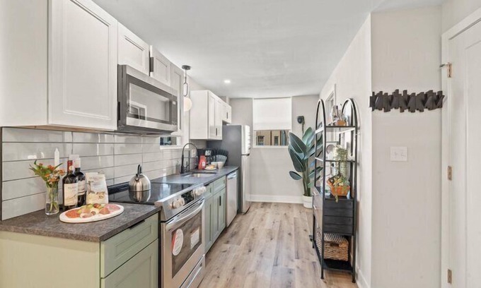 Passyunk Square Apartment | E Passyunk Ave 1BR Gem Prime Location