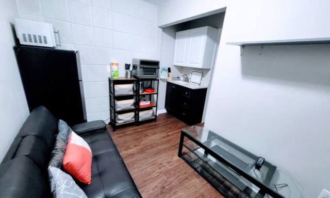 East Ybor Apartment | E9th entire 1 bedroom place with kitchenette