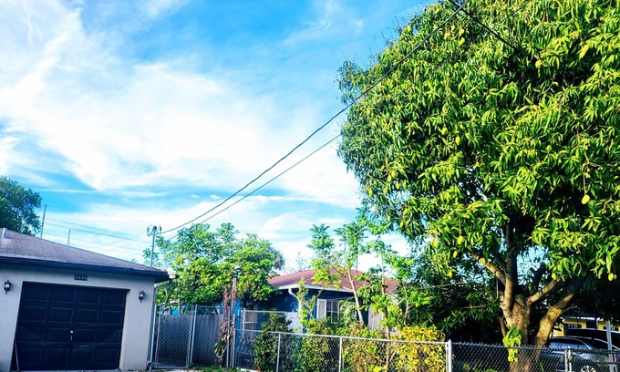 East Ybor House | E9th - Studio with kitchenette