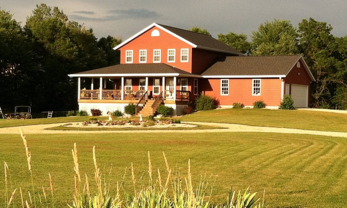 Berlin House | EAA Airventure Large Home car available