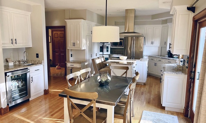 Oshkosh House | EAA Rental! Colonial Channel Home