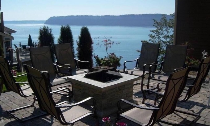 Tulalip House | Eagle Cove Waterfront Retreat for 20 w/Hot Tub, Firepit & Sweeping Island Views