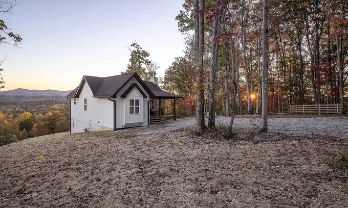 Elgin Cabin | Eagle Ridge - Ridge Road Scenic Cabins - Brimstone Recreation and Big South Fork