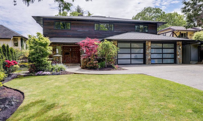 Saanich East House | Eagle Rock Suite