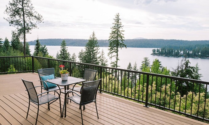 Hayden Lake House | Eagle's Eyrie Hayden Lake Home with private beach
