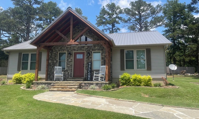 Russellville House | Eagle's Nest - Beautiful House close to boat launch and local attractions.