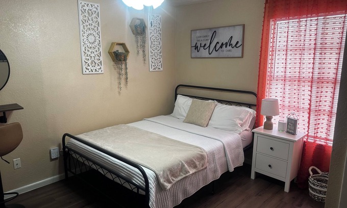 Eagle Pass Apartment | Eagle Stay 9 - Eagle Pass