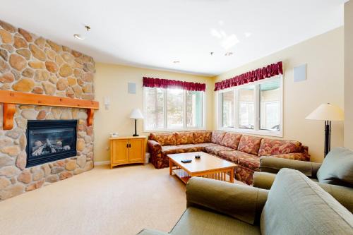 Jeffersonville Apartment | Eagles Unit #1