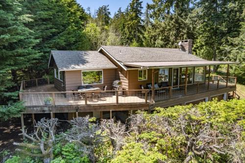 Coupeville House | Eagles Watch by AvantStay Large Deck w Views