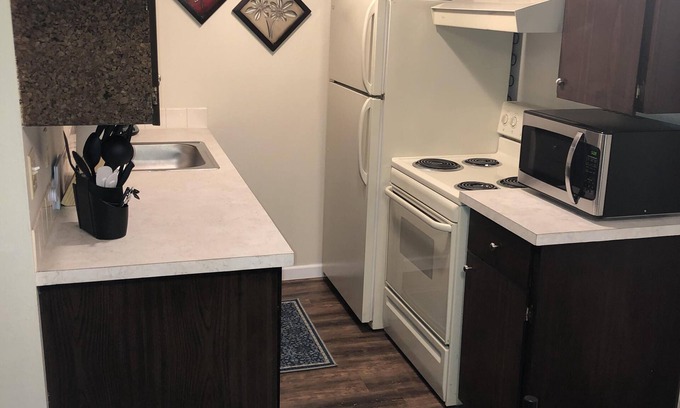 Cliff - Cannon Apartment | Ease of access lower South Hill location close to freeway and downtown access.