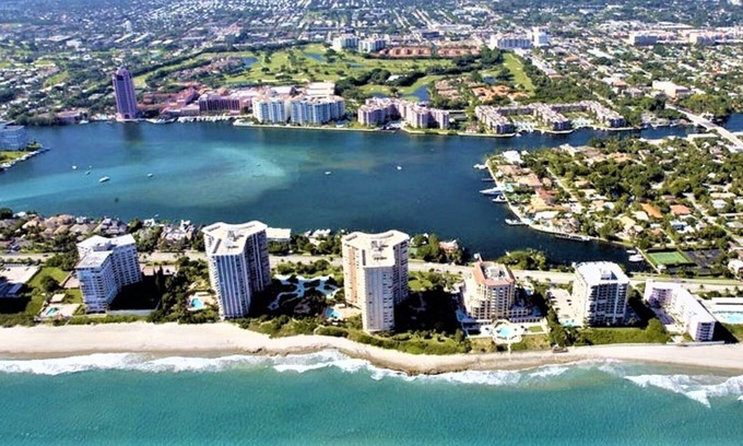 Boca Raton House | East Boca Raton Getaway- Walk To Downtown Boca Raton, Bike to Beach