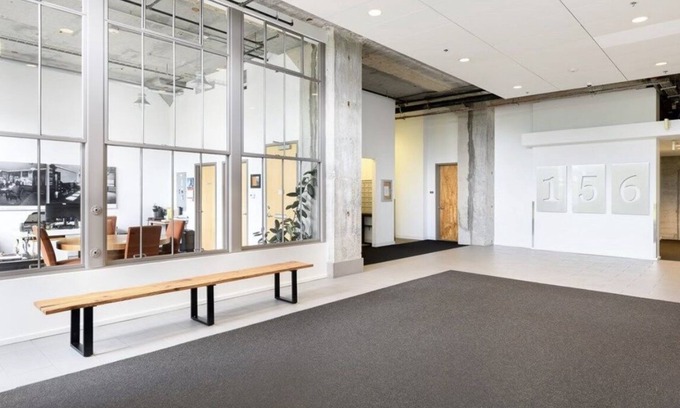 Jeffries Point Condo | East Boston's Gem: Bright, Spacious 3BR Loft - Huge Windows & Pet-Friendly!