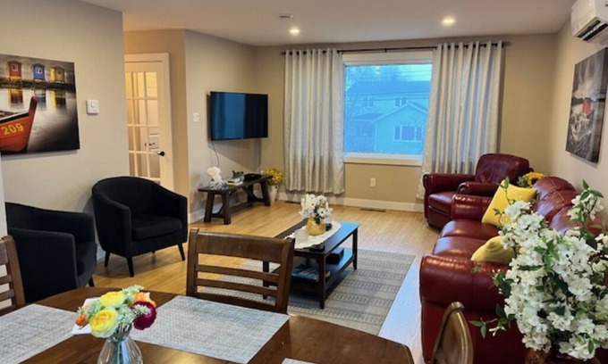West End Apartment | East Coast Escape - 3 Bedroom Spacious Suite