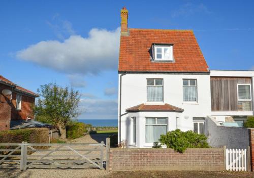 Overstrand House | East Dene
