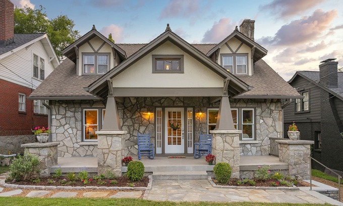 Inglewood House | East Nashville - Historic Charm w/Modern Comfort