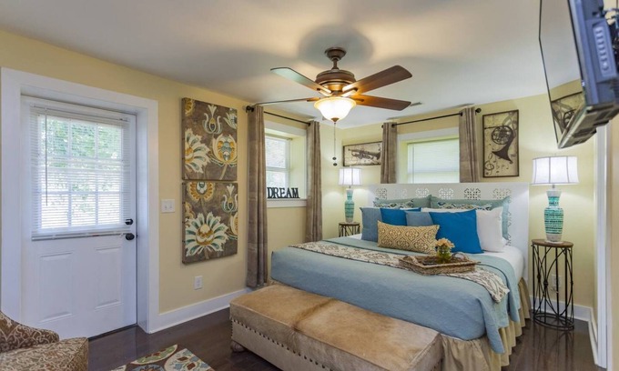 Lockeland Springs House | East Nashville Hot tub Retreat