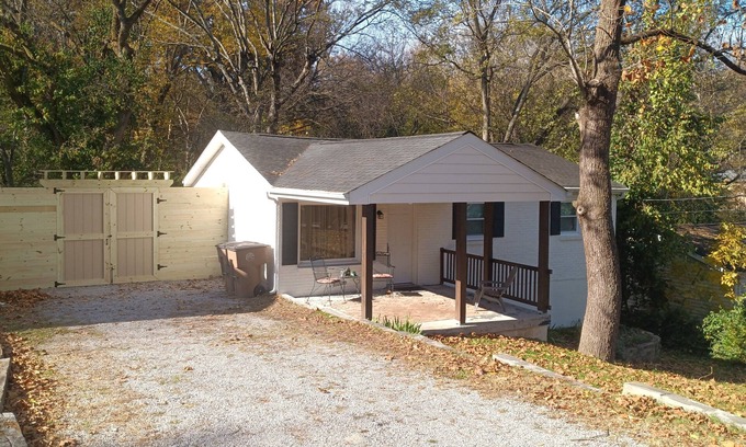 Maplewood Heights House | East Nashville Ranch less than 10 minutes from downtown and the Grand Ole Opry