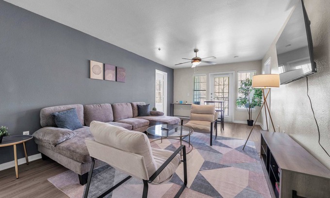 Pleasant Valley Apartment | East Riverside Serenity: Spacious 4 BR/4 BA Haven