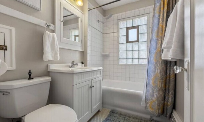 Wauwatosa House | East Tosa Gem!nn