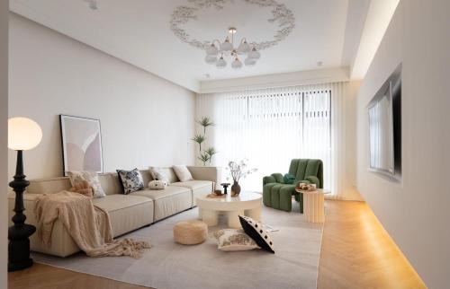 Huangpu Apartment | Eastern Hub - Bund Branch Luxurious Super Four-bedroom in Shilin Huayuan