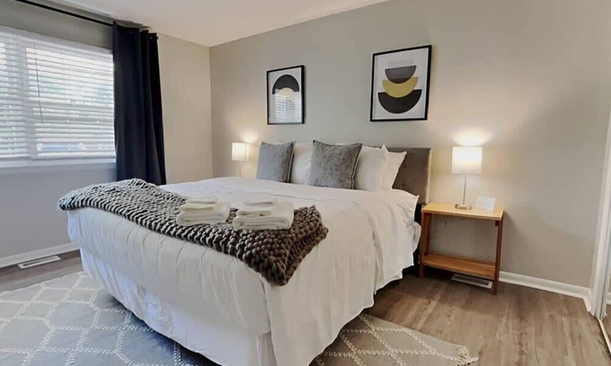 Indianapolis House | Easy Access&Close to Speedway-Capital City Delight